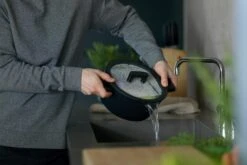 Fiskars Hard Face Sauteuse 26cm, 2,8L Avec Couvercle 8 Fiskars Hard Face Sauteuse 26cm, 2,8L Avec Couvercle -Victokai Boutique FHF1020890 04 fiskars hard face