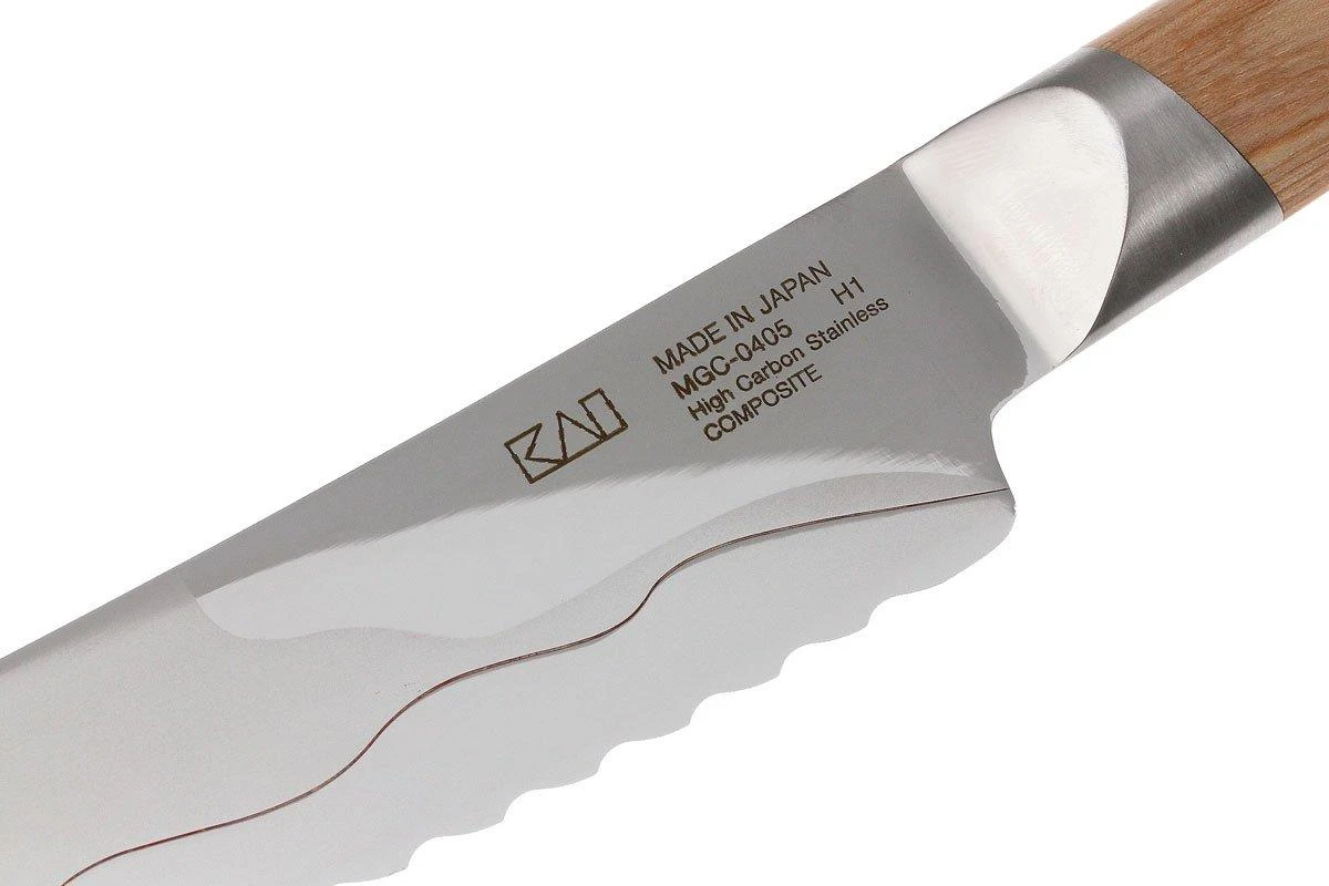 Kai Seki Magoroku Composite Couteau à Pain 23 Cm MGC-0405 4 Kai Seki Magoroku Composite Couteau à Pain 23 Cm MGC-0405 – Image 4