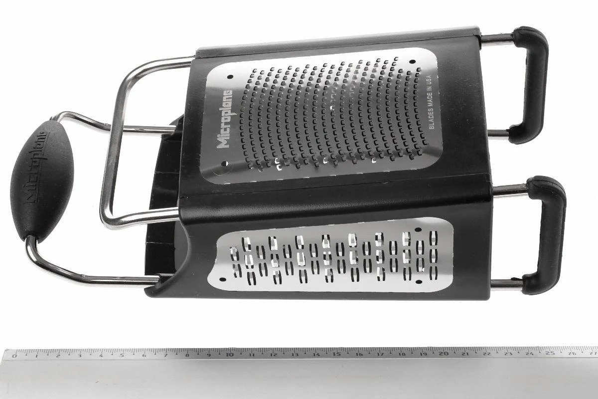 Microplane 4 Faces Râpe Box Grater Noire 6 Microplane 4 Faces Râpe Box Grater Noire – Image 6