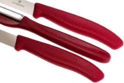 Victorinox SwissClassic Couteaux à Légumes Rouge, Ensemble De 3, 6.7111.31 -Victokai Boutique VT6 7111 31 04 victorinox vt6 7111 31 04