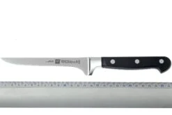 Zwilling - Professional « S » Couteau à Désosser 14 Cm -Victokai Boutique ZW31024 140 04 zwilling professional s 31024 140 uitbeenmes d4
